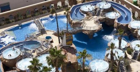 Investigan un fallo en la piscina de Marina d'Or donde se ahogó una joven de 16 años.