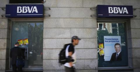 Una oficina del BBVA en Madrid. REUTERS