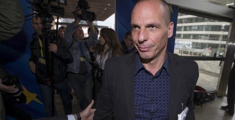 El ministro de Finanzas griego, Yanis Varoufakis, a su llegada a la sede de la Comisión Europea, este marts, para reunirse con el comisario de Asuntos Económicos, Pierre Moscovici. REUTERS/Yves Herman