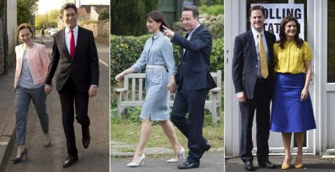 Combo de fotografías de los tres principales líderes políticos británicos con sus respectivas esposas. - AFP