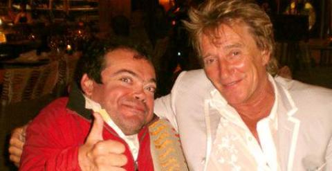 Esejambo, con Rod Stewart.