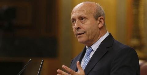 El ministro de Educación, Cultura y Deporte, José Ignacio Wert, durante su intervención hoy en la sesión de control al Gobierno del Congreso de los Diputados. EFE/Paco Campos