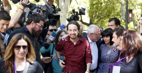 El secretario general de Podemos, Pablo Iglesias, a su llegada  a un acto público en la Universidad de Valencia. EFE/Kai Försterling