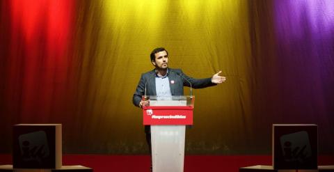 El candidato de Izquierda Unida (IU) a la Presidencia del Gobierno de España, Alberto Garzón, durante el mitin de ayer en Zaragoza. EFE/Javier Belver