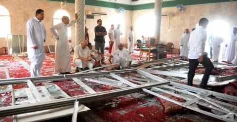 Imagen del interior de la mezquita mezquita chií en Saná / REUTERS