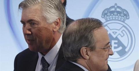 Ancelotti y Florentino Pérez se cruzan en un acto la semana pasada. /EFE