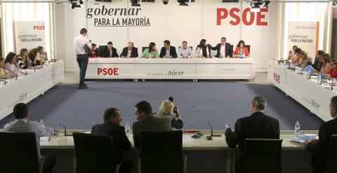 El secretario general del PSOE, Pedro Sánchez, preside la reunión de la Ejecutiva Federal del partido para analizar los resultados de las elecciones autonómicas y locales del 24-M. EFE/Ballesteros