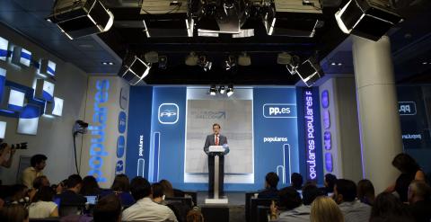 El presidente del Gobierno, Mariano Rajoy, durante la rueda de prensa ofrecida tras la reunión del Comité Ejecutivo Nacional del PP celebrada esta tarde en Madrid, para analizar los resultados de las elecciones autonómicas y locales. EFE/J.J.Guillen