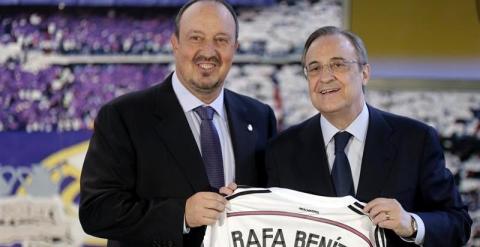 El entrenador madrileño Rafa Benítez (i), acompañado por el presidente del Real Madrid, Florentino Pérez (d) durante su presentación. /EFE