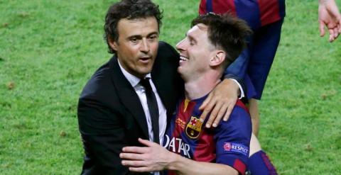 Luis Enrique se abraza con Messi tras la final de la Champions. REUTERS/Fabrizio Bensch
