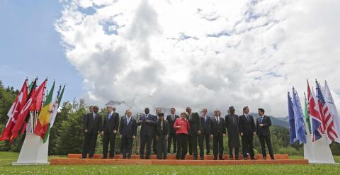 Foto de familia del G-7, en su reunión en el Castillo de Elmau (Alemania). REUTERS/Christian Hartmann