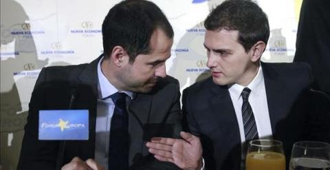 El líder de Ciudadanos en la Comunidad de Madrid, Ignacio Aguado, y el presidente del partido, Albert Rivera, en una imagen de archivo. EFE