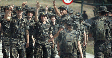 Un grupo de soldados de la Academia Militar de Hoyo de Manzanares. | Efe