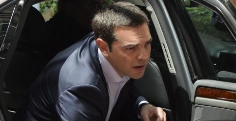 El primer ministro griego, Alexis Tsipras, a su llegada a la cumbre de los jefes de Estado y de Gobierno de 61 países de la Unión Europea (UE) y de la Comunidad de Estados Americanos y Caribeños (Celac) que se celebra en Bruselas. EFE/Stephanie Lecocq