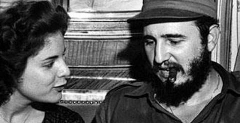 Foto de archivo de Marita Lorenz y Fidel Castro, a finales de los cincuenta.