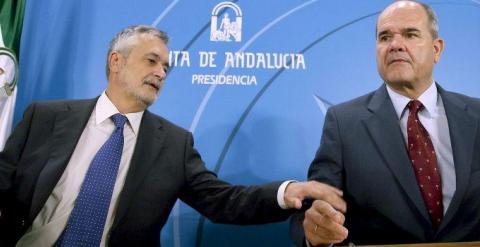 Los expresidentes de la Junta de Andalucía, Manuel Chaves y José Antonio Griñán. EFE