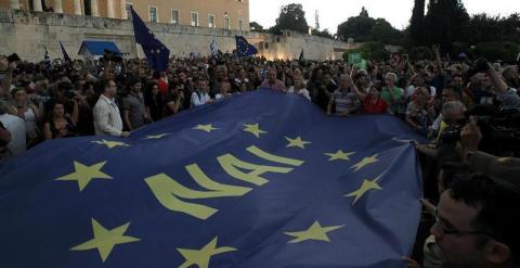Manifestantes que apoyan el 'Si' en el referendo que se realizará en Grecia. - EFE
