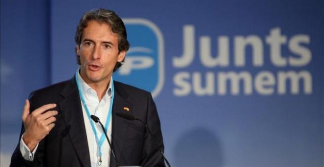 El alcalde de Santander, Íñigo de la Serna, interviene en un acto del Partido Popular. EFE