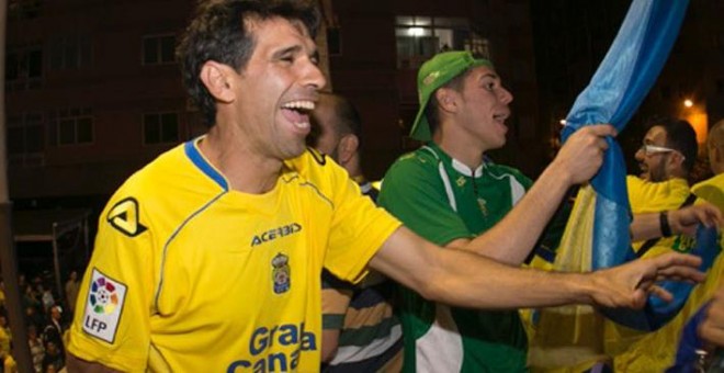 Valerón celebra el ascenso a Primera con el Las Palmas.