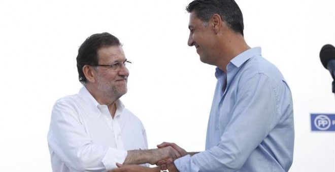 El presidente del Gobierno, Mariano Rajoy, junto al candidato del PP a las elecciones catalanas, Xavier Garcia Albiol. - EFE