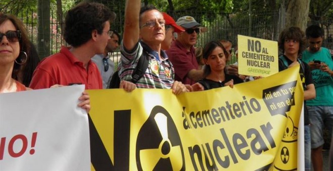 Una manifestación en contra del ATC de Villar de Cañas. EUROPA PRESS