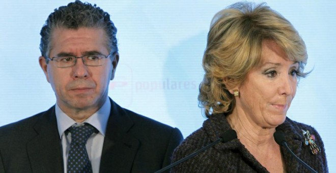 Francisco Granado junto a Esperanza Aguirre, en un acto del PP. EFE