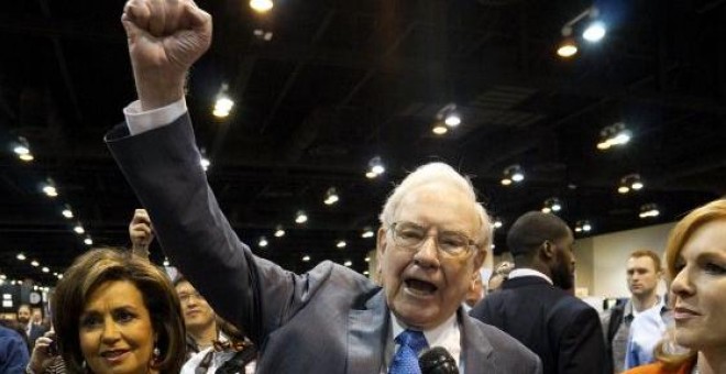 Warren Buffett en la última junta general de Berkshire Hathaway.- REUTERS.