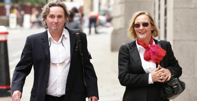 Simon Murphy y Lisanne Beck, la pareja condenada por mantener relaciones sexuales durante un concierto en el Hyde Park de Londres, en 2014.