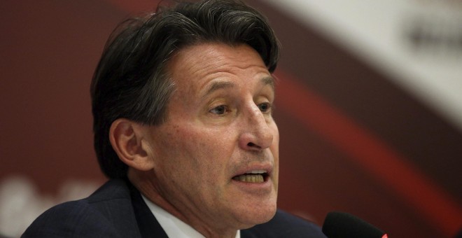 El mediofondista Sebastián Coe interviene en el congreso en el que ha sido elegido nuevo presidente de la IAAF. EFE