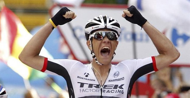 Stuyvens celebra su victoria en la etapa de la Vuelta. EFE/Javier Lizón