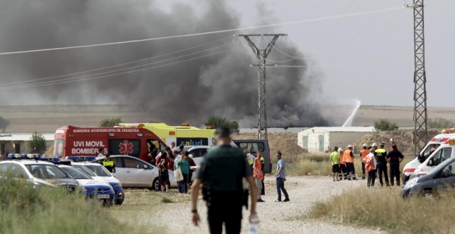 La escena de la explosión de la empresa de pirotecnia en Zaragoza (2)./ REUTERS/Luis Correas
