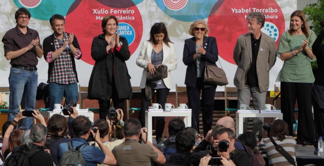 Xulio Ferreiro, en un acto en Madrid junto a Ada Colau, Manuel Carmena y otros candidatos a las municipales. / SANDRA G. REY (MA)