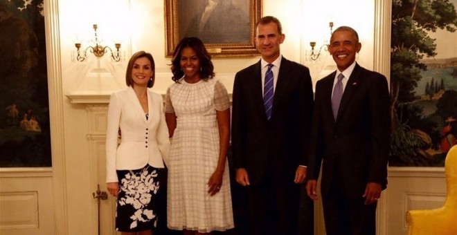 Los reyes Felipe y Letizia junto al presidente de EEUU, Barack Obama y la primera dama, Michelle.- FRANCISCO GÓMEZ / CASA S.M EL REY