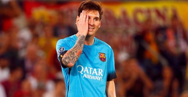 Messi se lamenta durante el partido ante la Roma. REUTERS/Tony Gentile