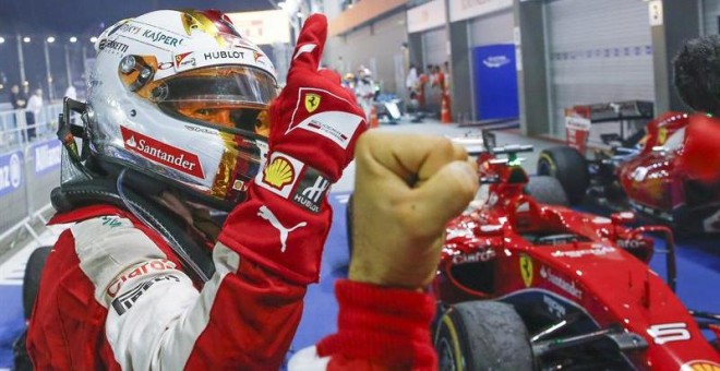 Sebastian Vettel celebra su victoria en el GP de Singapur. - EFE