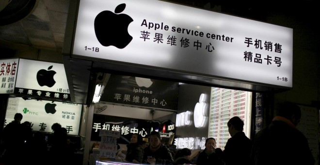 Un centro de servicio técnico de Apple en Shanghai. REUTERS/Aly Song