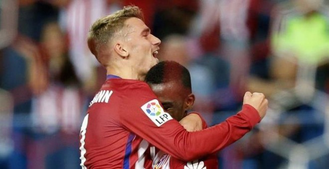 Griezmann celebra con Jackson su segundo gol al Getafe. EFE/Alberto Martín