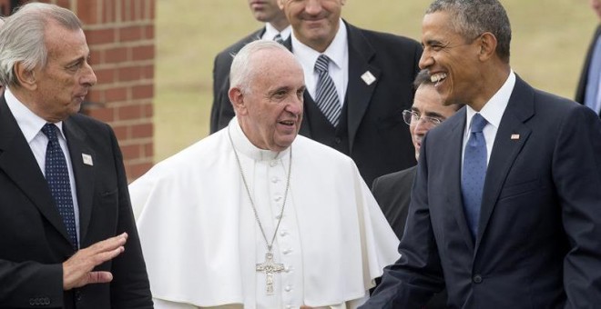 El papa Francisco junto al presidente de EEUU, Barack Obama, a la llegada del Pontífice a Washington. - EFE