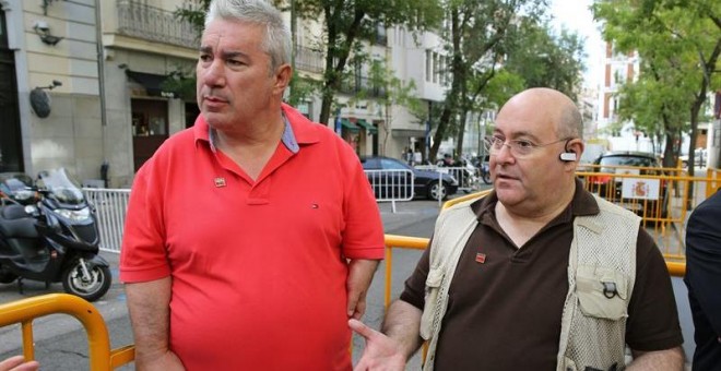 El presidente y el vicepresidente de la Asociación de Víctimas de la Talidomida en España (Avite), José Riquelme y Rafael Basterrechea. - EFE