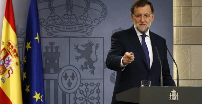 El presidente del Ejecutivo, Mariano Rajoy, durante su comparecencia hoy en el Palacio de La Moncloa. / SERGIO BARRENECHEA (EFE)