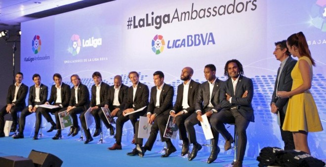 Acto de presentación de los once exjugadores embajadores de La Liga española.