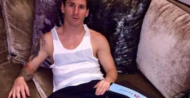 Fotografía que ha colgado Messi en Facebook con la máquina Game Ready.