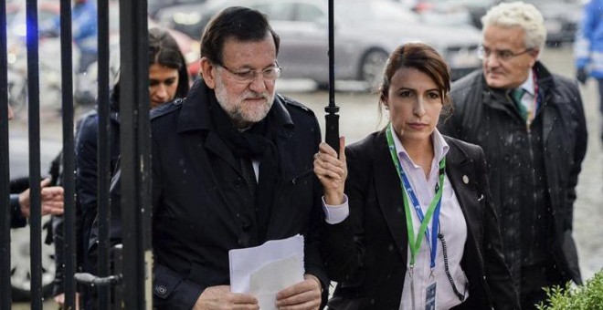 El presidente del Gobierno, Mariano Rajoy, a su llegada a la reunión de líderes del Partido Popular Europeo previa a la cumbre de jefes de Estado y de Gobierno de la UE, en Bruselas. EFE