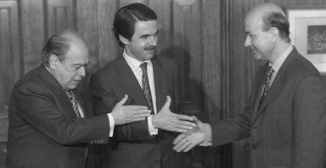 Pujol, Aznar y Duran en 1996 sellando el 'pacto del Majestic' en 1996.