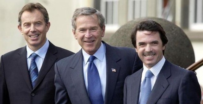 Blair, Bush y Aznar, durante la cumbe de Las Azores que precedió a la invasión de Irak.