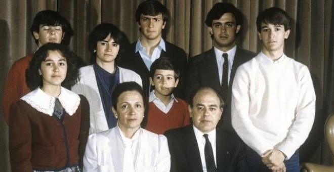 Foto de archivo de la familia Pujol tomada en los años ochenta. / EFE