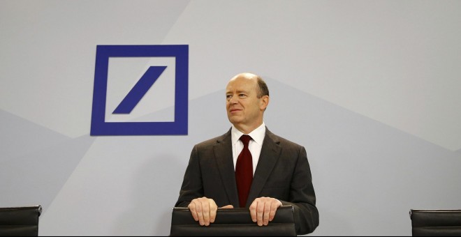 El consejero delegado de Deutsche Bank, John Cryan, a su llegada a la rueda de prensa en la que ha presentado la reestructuración del primer banco alemán. REUTERS/Kai Pfaffenbach