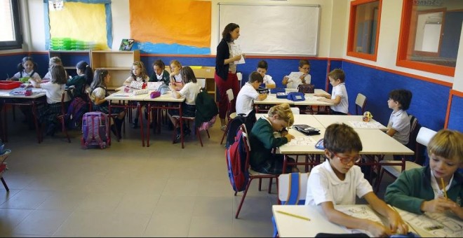 Varios niños en una de las clases del CEIP Josep Tarradellas de Madrid. EFE
