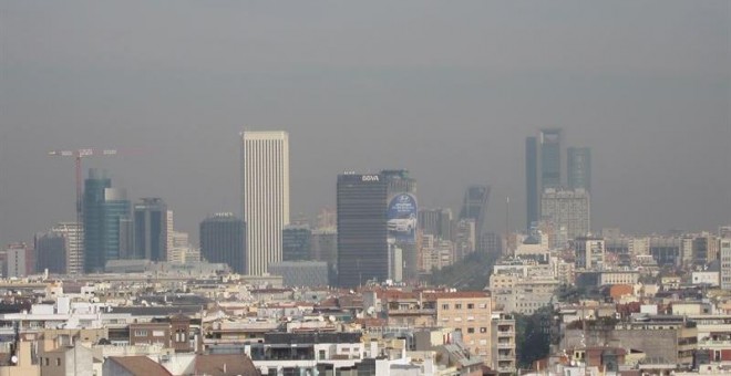 Panorámica de la ciudad donde se pueden ver los altos niveles de contaminzación. EUROPA PRESS