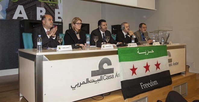 Representantes de la Asamblea Nacional Siria durante su presentación en la sede de la Casa Árabe en Madrid. - EUROPA PRESS
